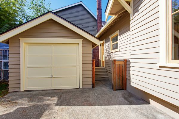 Cost of Garage Siding Replacement in Springfield