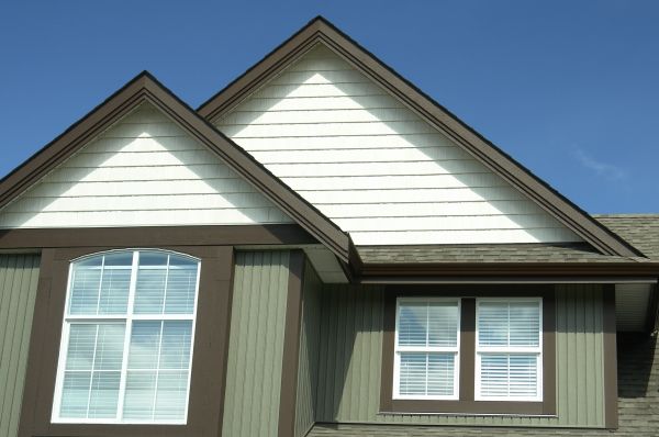 Cost of Vertical Vinyl Siding Repair in Springfield